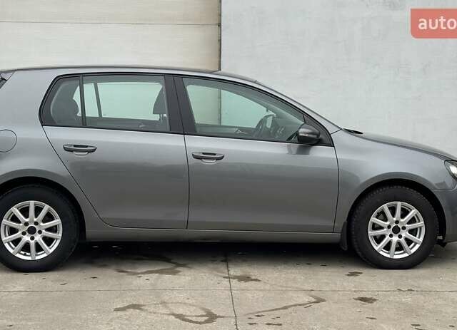 Серый Фольксваген Гольф, объемом двигателя 1.39 л и пробегом 205 тыс. км за 8600 $, фото 2 на Automoto.ua