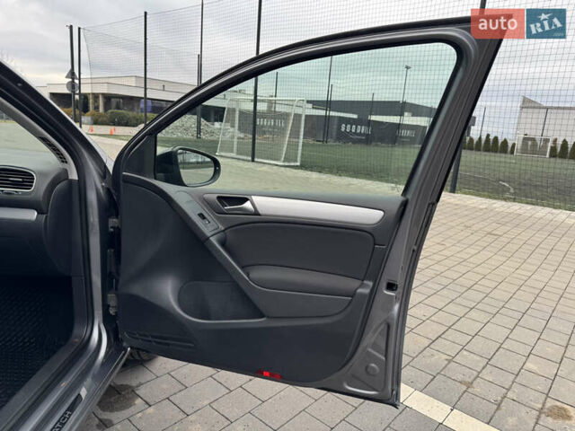 Сірий Фольксваген Гольф, об'ємом двигуна 1.2 л та пробігом 250 тис. км за 9300 $, фото 43 на Automoto.ua