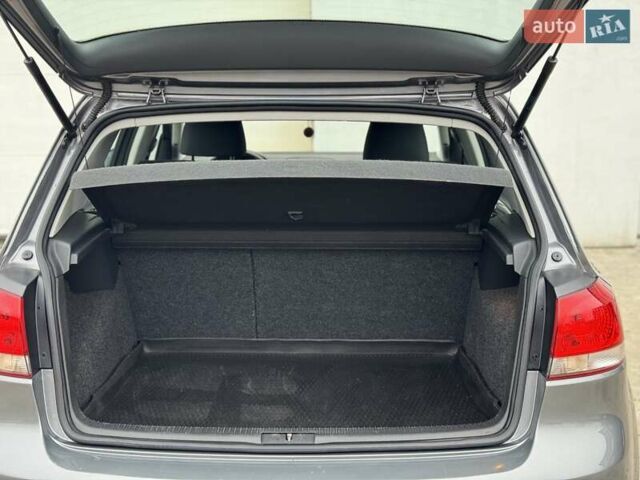 Серый Фольксваген Гольф, объемом двигателя 1.39 л и пробегом 205 тыс. км за 8600 $, фото 63 на Automoto.ua