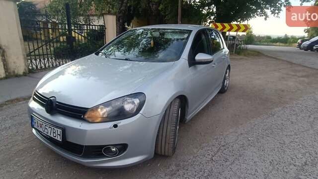 Серый Фольксваген Гольф, объемом двигателя 1.6 л и пробегом 354 тыс. км за 6000 $, фото 3 на Automoto.ua