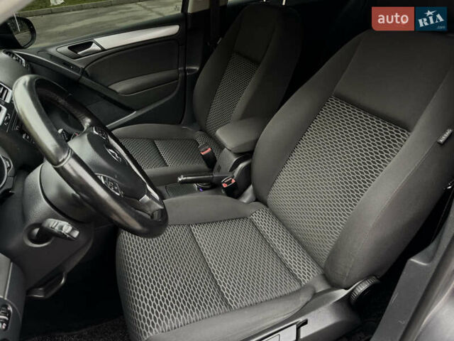 Сірий Фольксваген Гольф, об'ємом двигуна 1.6 л та пробігом 370 тис. км за 8700 $, фото 8 на Automoto.ua