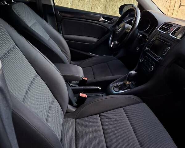 Серый Фольксваген Гольф, объемом двигателя 1.6 л и пробегом 209 тыс. км за 8000 $, фото 7 на Automoto.ua