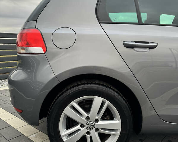 Сірий Фольксваген Гольф, об'ємом двигуна 1.2 л та пробігом 250 тис. км за 9300 $, фото 13 на Automoto.ua