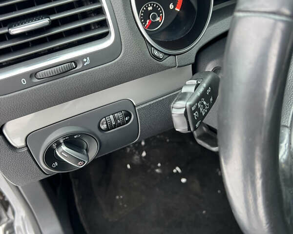 Серый Фольксваген Гольф, объемом двигателя 1.6 л и пробегом 280 тыс. км за 8900 $, фото 17 на Automoto.ua