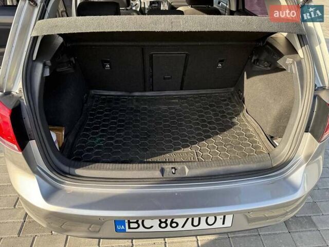 Серый Фольксваген Гольф, объемом двигателя 1.6 л и пробегом 164 тыс. км за 11400 $, фото 5 на Automoto.ua