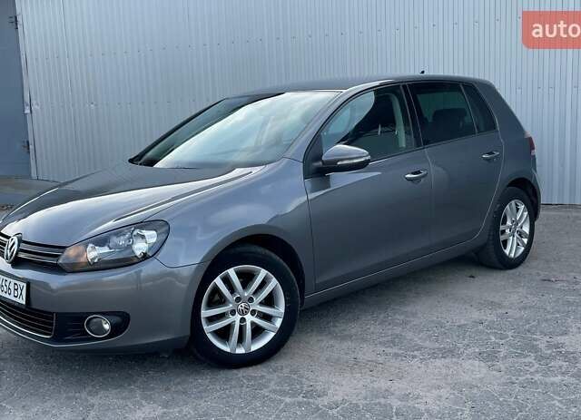 Серый Фольксваген Гольф, объемом двигателя 1.6 л и пробегом 260 тыс. км за 9400 $, фото 4 на Automoto.ua