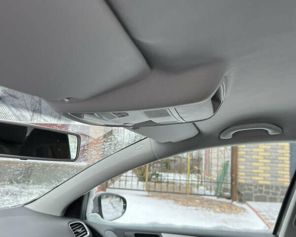 Серый Фольксваген Гольф, объемом двигателя 1.6 л и пробегом 280 тыс. км за 8900 $, фото 21 на Automoto.ua