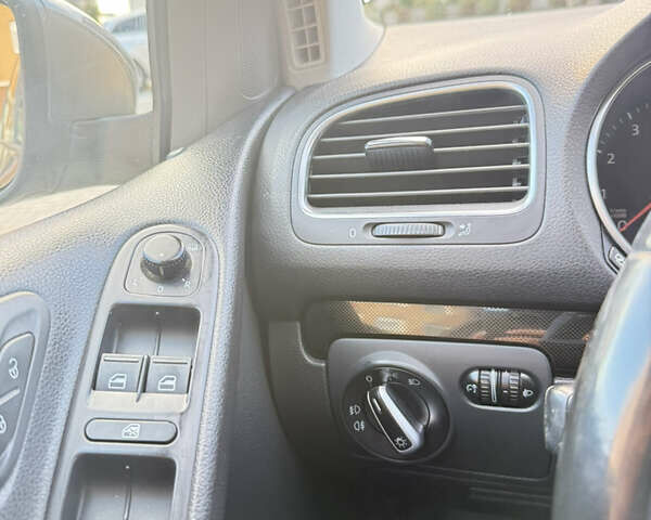 Серый Фольксваген Гольф, объемом двигателя 1.39 л и пробегом 149 тыс. км за 7300 $, фото 5 на Automoto.ua