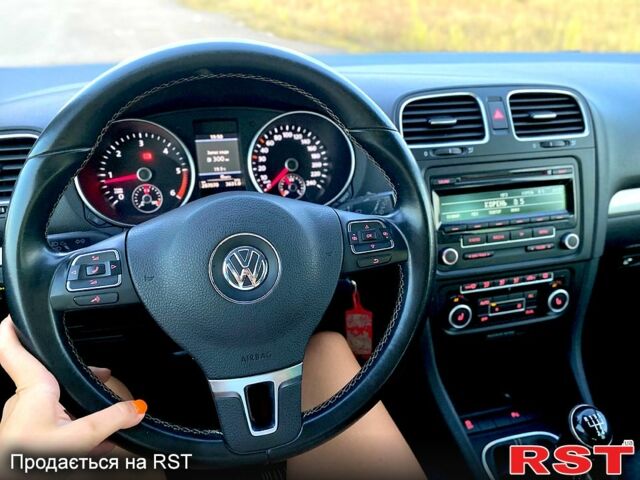 Серый Фольксваген Гольф, объемом двигателя 1.6 л и пробегом 286 тыс. км за 8500 $, фото 5 на Automoto.ua