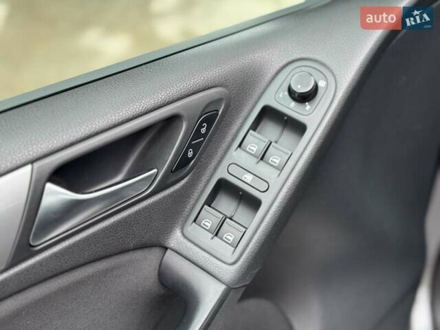 Серый Фольксваген Гольф, объемом двигателя 1.39 л и пробегом 205 тыс. км за 8600 $, фото 37 на Automoto.ua