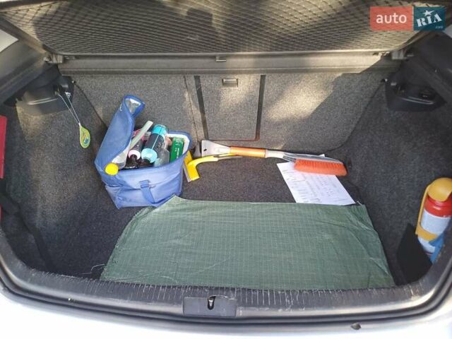 Сірий Фольксваген Гольф, об'ємом двигуна 1.6 л та пробігом 296 тис. км за 8800 $, фото 13 на Automoto.ua