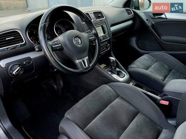 Серый Фольксваген Гольф, объемом двигателя 1.6 л и пробегом 260 тыс. км за 9400 $, фото 20 на Automoto.ua