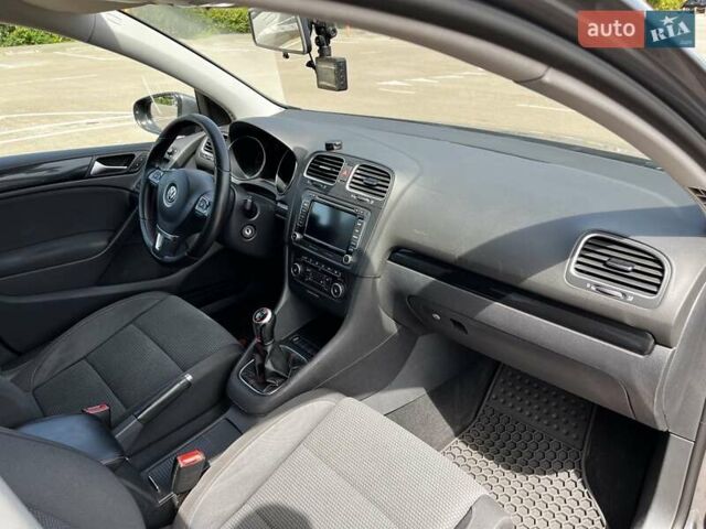 Серый Фольксваген Гольф, объемом двигателя 1.39 л и пробегом 271 тыс. км за 9500 $, фото 24 на Automoto.ua