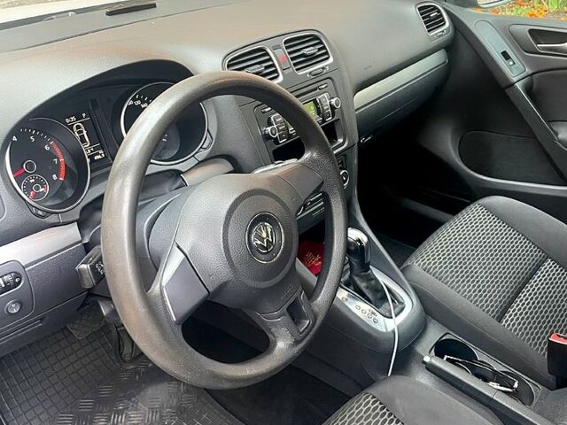 Серый Фольксваген Гольф, объемом двигателя 1.6 л и пробегом 130 тыс. км за 9000 $, фото 2 на Automoto.ua