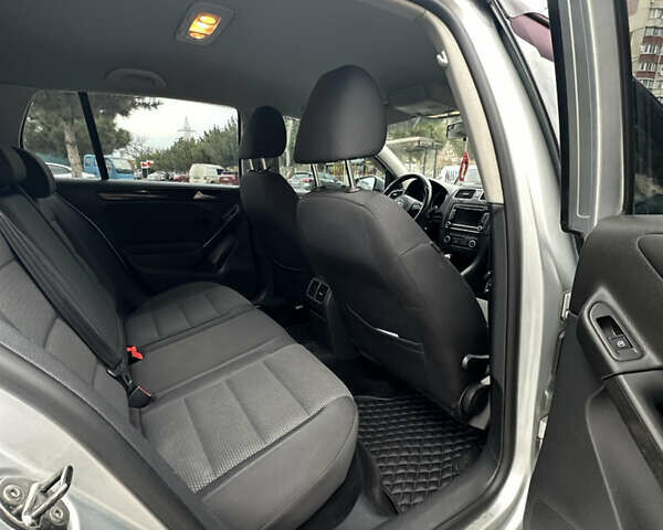 Серый Фольксваген Гольф, объемом двигателя 1.6 л и пробегом 187 тыс. км за 8888 $, фото 33 на Automoto.ua