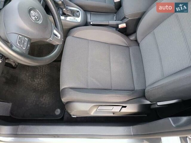 Серый Фольксваген Гольф, объемом двигателя 1.6 л и пробегом 215 тыс. км за 9999 $, фото 8 на Automoto.ua