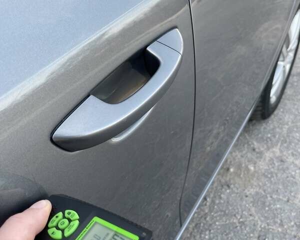 Серый Фольксваген Гольф, объемом двигателя 1.6 л и пробегом 260 тыс. км за 9400 $, фото 63 на Automoto.ua