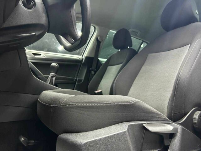 Сірий Фольксваген Гольф, об'ємом двигуна 1.6 л та пробігом 196 тис. км за 8900 $, фото 10 на Automoto.ua