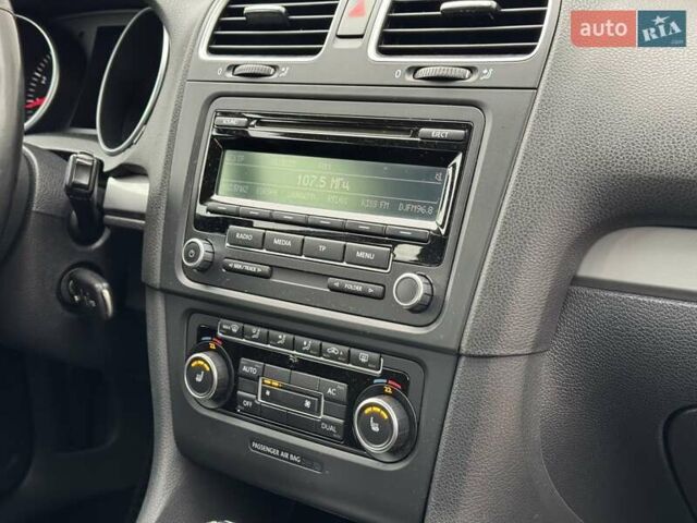 Серый Фольксваген Гольф, объемом двигателя 1.39 л и пробегом 205 тыс. км за 8600 $, фото 39 на Automoto.ua