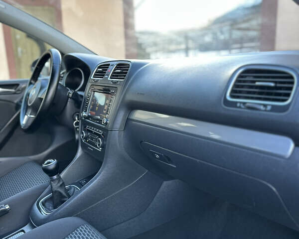 Сірий Фольксваген Гольф, об'ємом двигуна 1.39 л та пробігом 212 тис. км за 5499 $, фото 92 на Automoto.ua