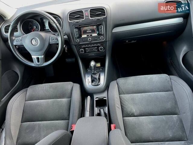 Серый Фольксваген Гольф, объемом двигателя 1.6 л и пробегом 260 тыс. км за 9400 $, фото 37 на Automoto.ua