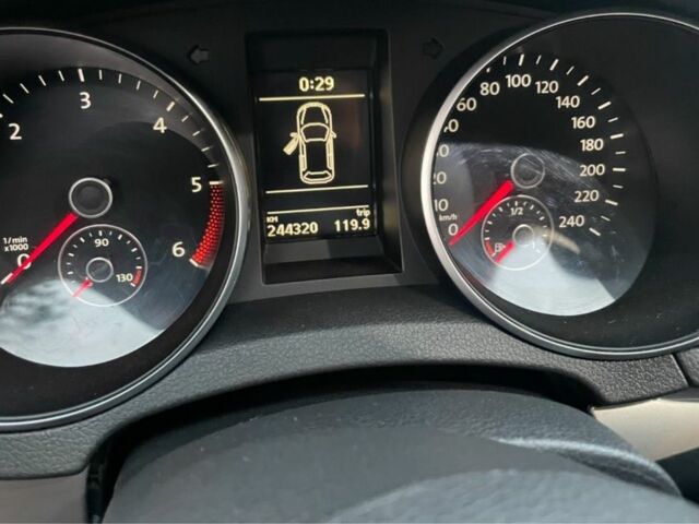 Серый Фольксваген Гольф, объемом двигателя 1.6 л и пробегом 244 тыс. км за 8129 $, фото 5 на Automoto.ua