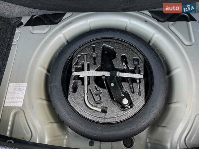 Серый Фольксваген Гольф, объемом двигателя 1.6 л и пробегом 260 тыс. км за 9400 $, фото 29 на Automoto.ua