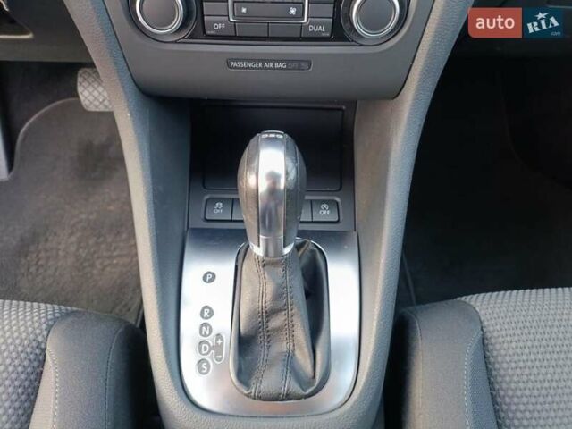 Серый Фольксваген Гольф, объемом двигателя 1.6 л и пробегом 215 тыс. км за 9999 $, фото 10 на Automoto.ua