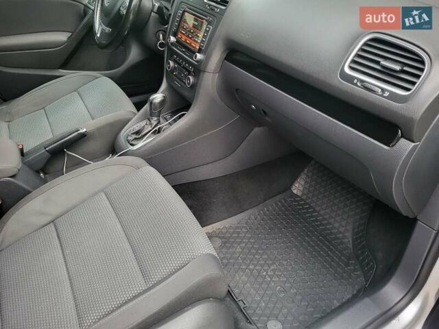 Серый Фольксваген Гольф, объемом двигателя 1.6 л и пробегом 211 тыс. км за 8400 $, фото 7 на Automoto.ua