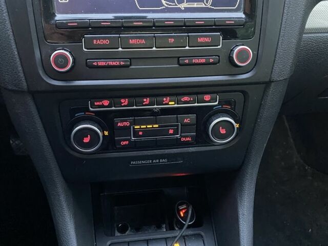 Серый Фольксваген Гольф, объемом двигателя 1.6 л и пробегом 287 тыс. км за 8399 $, фото 9 на Automoto.ua