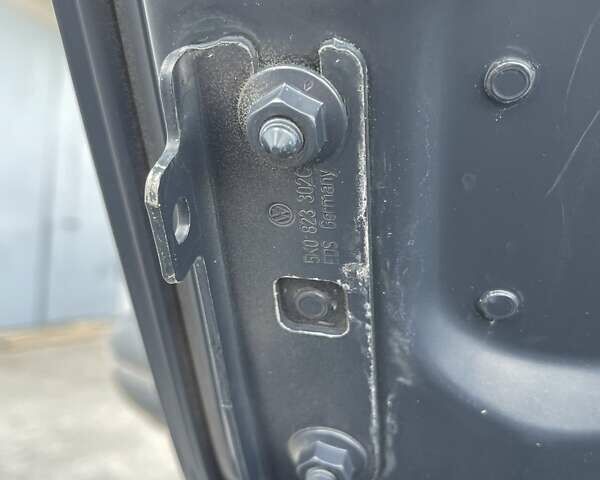 Серый Фольксваген Гольф, объемом двигателя 1.6 л и пробегом 260 тыс. км за 9400 $, фото 56 на Automoto.ua