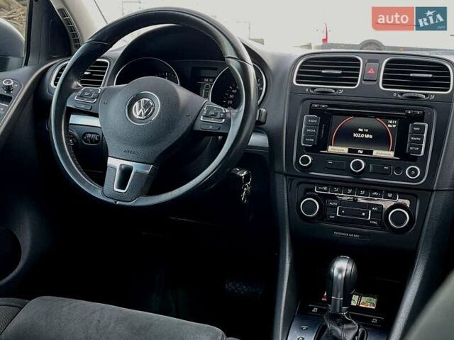Серый Фольксваген Гольф, объемом двигателя 1.6 л и пробегом 260 тыс. км за 9400 $, фото 17 на Automoto.ua