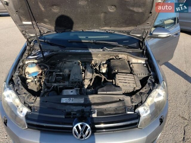 Серый Фольксваген Гольф, объемом двигателя 1.2 л и пробегом 181 тыс. км за 6000 $, фото 14 на Automoto.ua