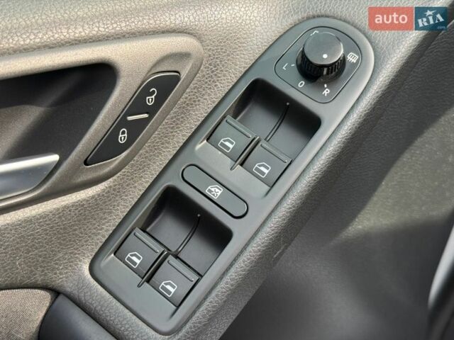 Серый Фольксваген Гольф, объемом двигателя 1.4 л и пробегом 186 тыс. км за 8750 $, фото 27 на Automoto.ua