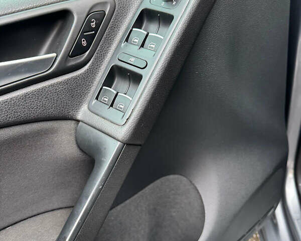 Серый Фольксваген Гольф, объемом двигателя 1.97 л и пробегом 268 тыс. км за 9700 $, фото 8 на Automoto.ua