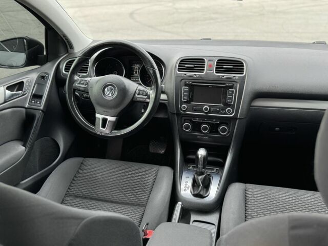 Серый Фольксваген Гольф, объемом двигателя 1.6 л и пробегом 366 тыс. км за 9300 $, фото 4 на Automoto.ua