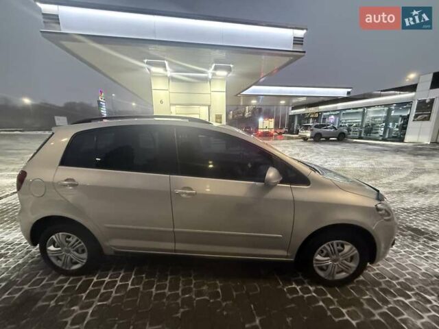 Серый Фольксваген Гольф, объемом двигателя 1.6 л и пробегом 160 тыс. км за 9500 $, фото 5 на Automoto.ua