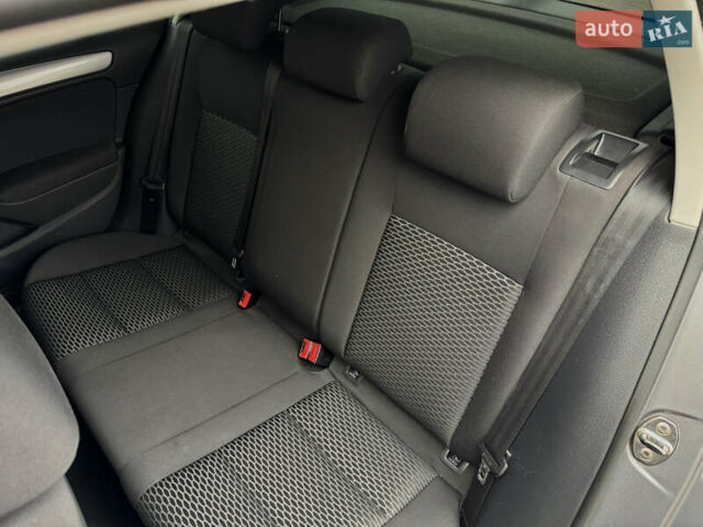 Сірий Фольксваген Гольф, об'ємом двигуна 1.6 л та пробігом 370 тис. км за 8700 $, фото 9 на Automoto.ua