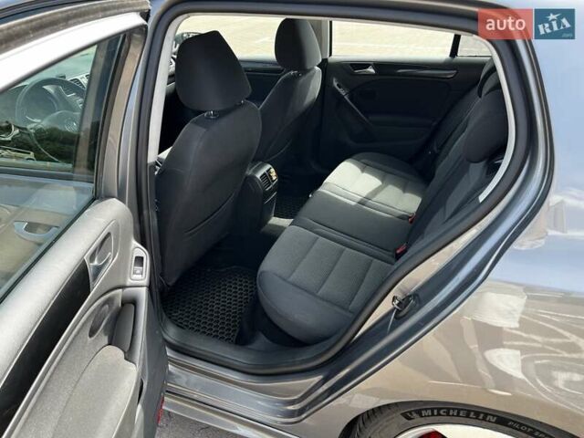 Серый Фольксваген Гольф, объемом двигателя 1.39 л и пробегом 271 тыс. км за 9500 $, фото 27 на Automoto.ua