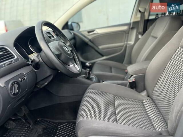 Серый Фольксваген Гольф, объемом двигателя 1.6 л и пробегом 291 тыс. км за 6750 $, фото 24 на Automoto.ua