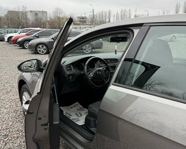 Серый Фольксваген Гольф, объемом двигателя 1.97 л и пробегом 280 тыс. км за 11900 $, фото 6 на Automoto.ua