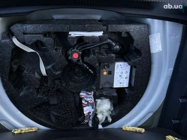 Серый Фольксваген Гольф, объемом двигателя 1.6 л и пробегом 245 тыс. км за 8555 $, фото 28 на Automoto.ua