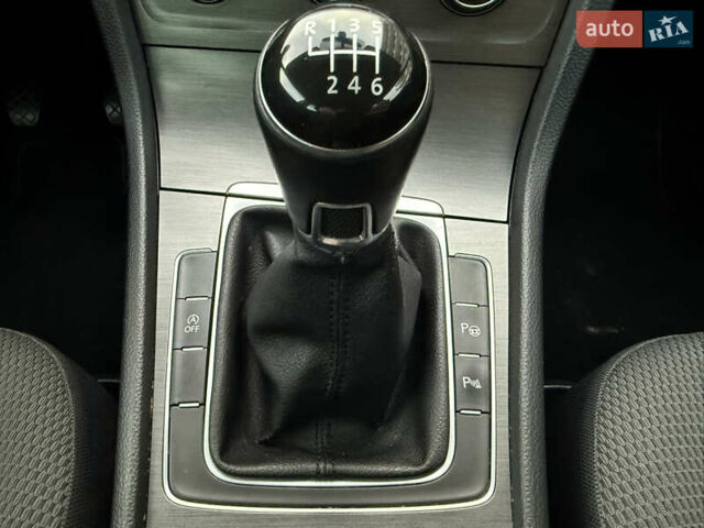 Серый Фольксваген Гольф, объемом двигателя 1.4 л и пробегом 235 тыс. км за 12200 $, фото 14 на Automoto.ua