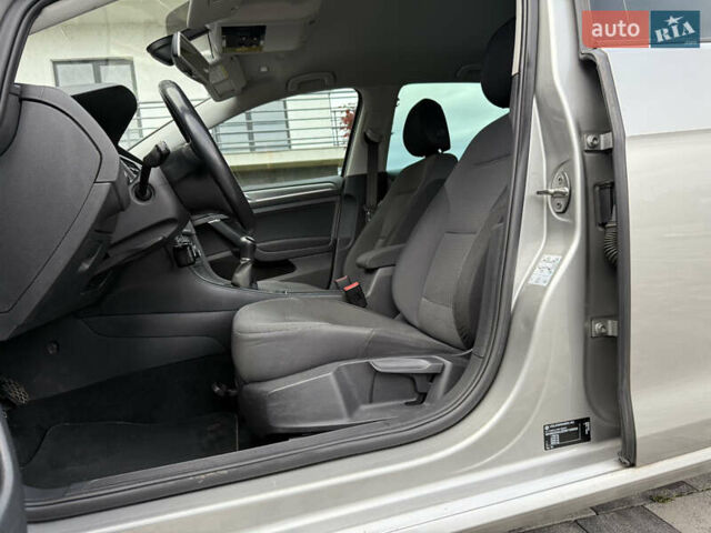 Серый Фольксваген Гольф, объемом двигателя 1.4 л и пробегом 235 тыс. км за 12200 $, фото 19 на Automoto.ua