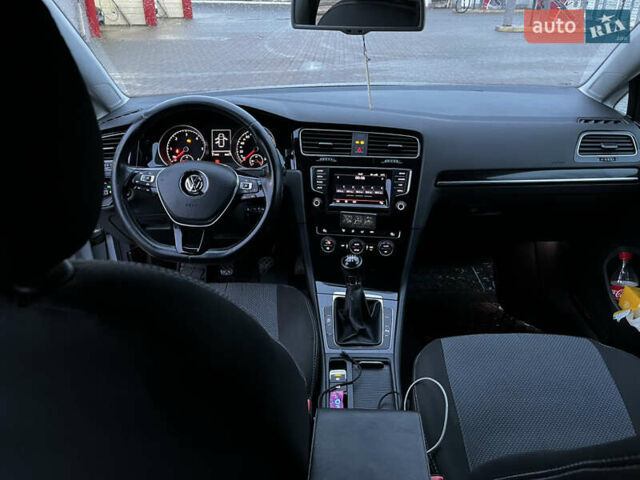Сірий Фольксваген Гольф, об'ємом двигуна 1.6 л та пробігом 212 тис. км за 9700 $, фото 7 на Automoto.ua