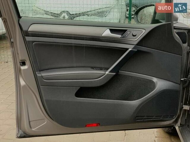 Серый Фольксваген Гольф, объемом двигателя 2 л и пробегом 273 тыс. км за 13499 $, фото 22 на Automoto.ua