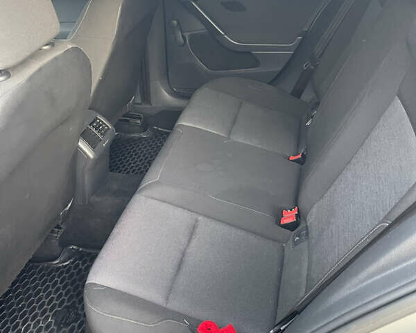 Серый Фольксваген Гольф, объемом двигателя 1.2 л и пробегом 225 тыс. км за 7300 $, фото 7 на Automoto.ua