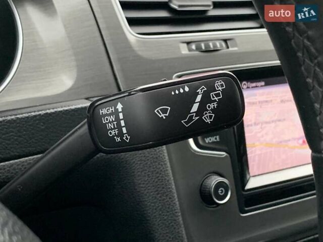 Серый Фольксваген Гольф, объемом двигателя 2 л и пробегом 273 тыс. км за 13499 $, фото 50 на Automoto.ua