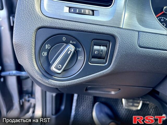 Серый Фольксваген Гольф, объемом двигателя 1.4 л и пробегом 143 тыс. км за 11000 $, фото 8 на Automoto.ua