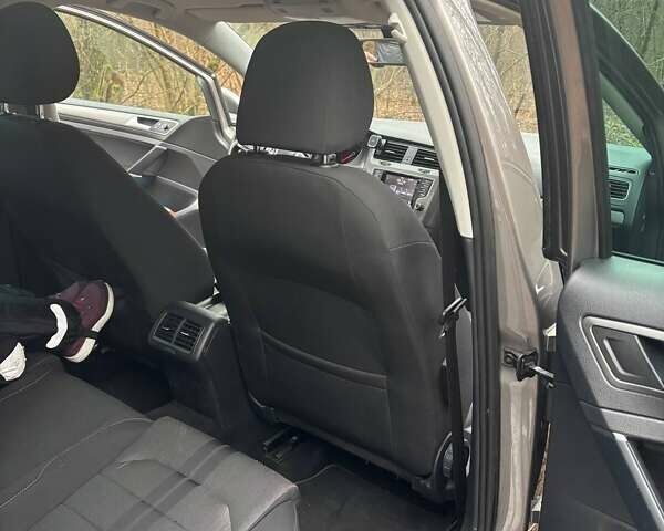 Серый Фольксваген Гольф, объемом двигателя 1.4 л и пробегом 142 тыс. км за 12700 $, фото 16 на Automoto.ua